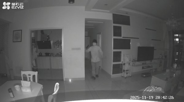 至慧策略 四川宜宾一小区发生入室盗窃案 警方：犯罪嫌疑人已被抓获，有多次前科